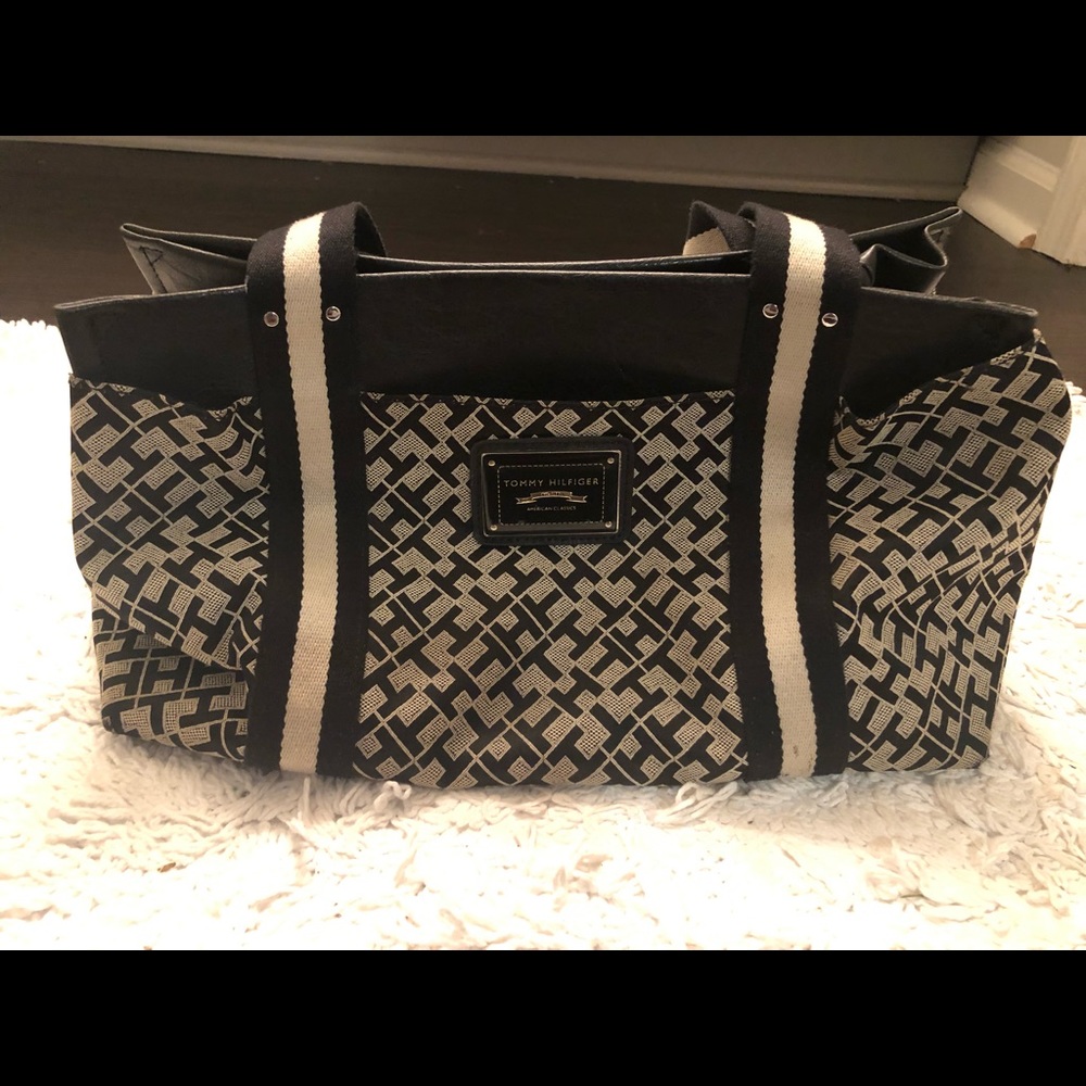 Tommy Hilfiger Purse 👜